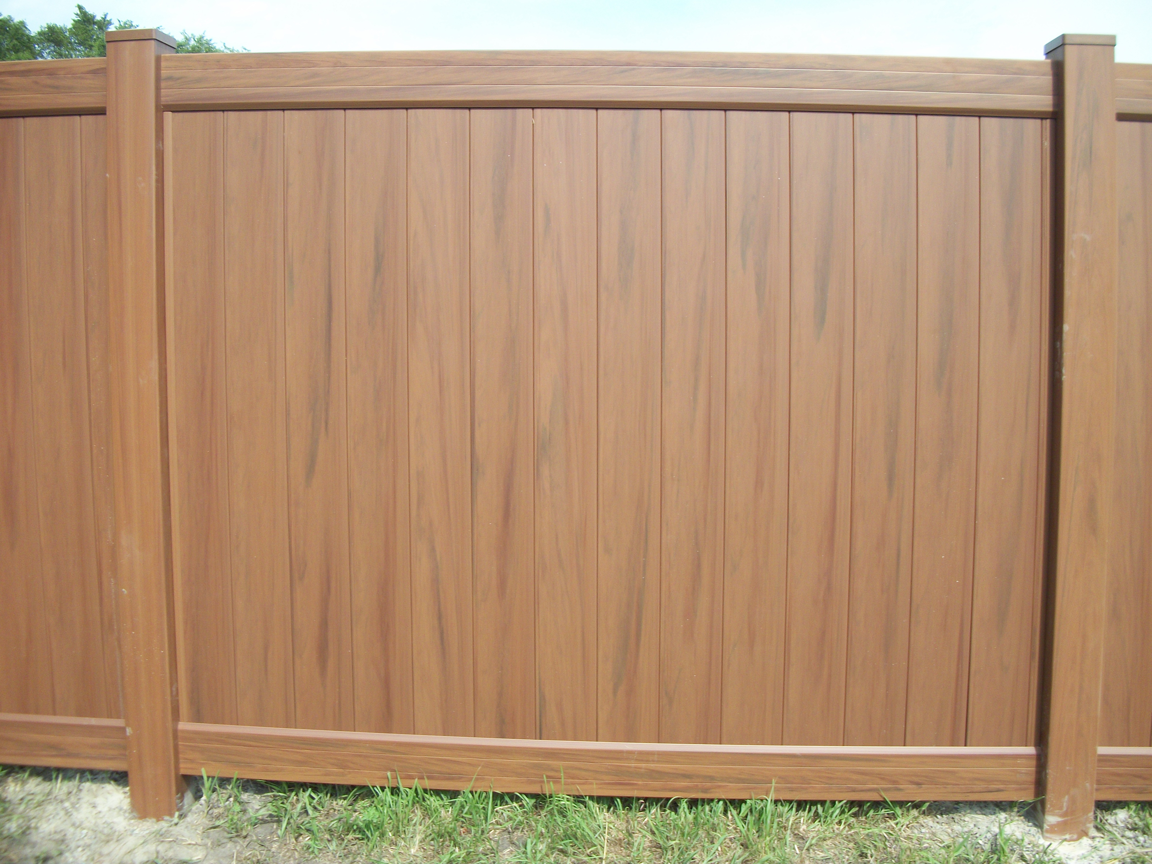 Mocha-Walnut Privacy Vinyl Fence Materials